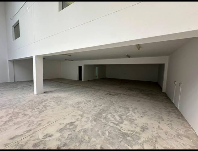 624M² WAREHOUSE TO LET IN NORTH RIDING